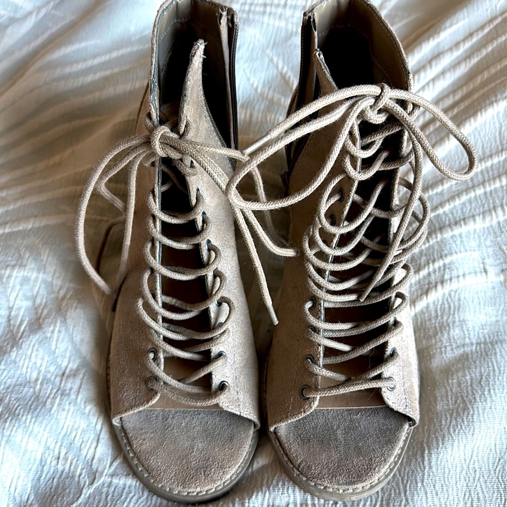 Taupe heeled sandals, size 9.5